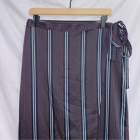 Banana Republic High Waisted Striped Midi Wrap Skirt size 4 - Picture 2 of 5